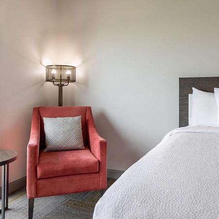Hilton Garden Inn Фредериктън Екстериор снимка