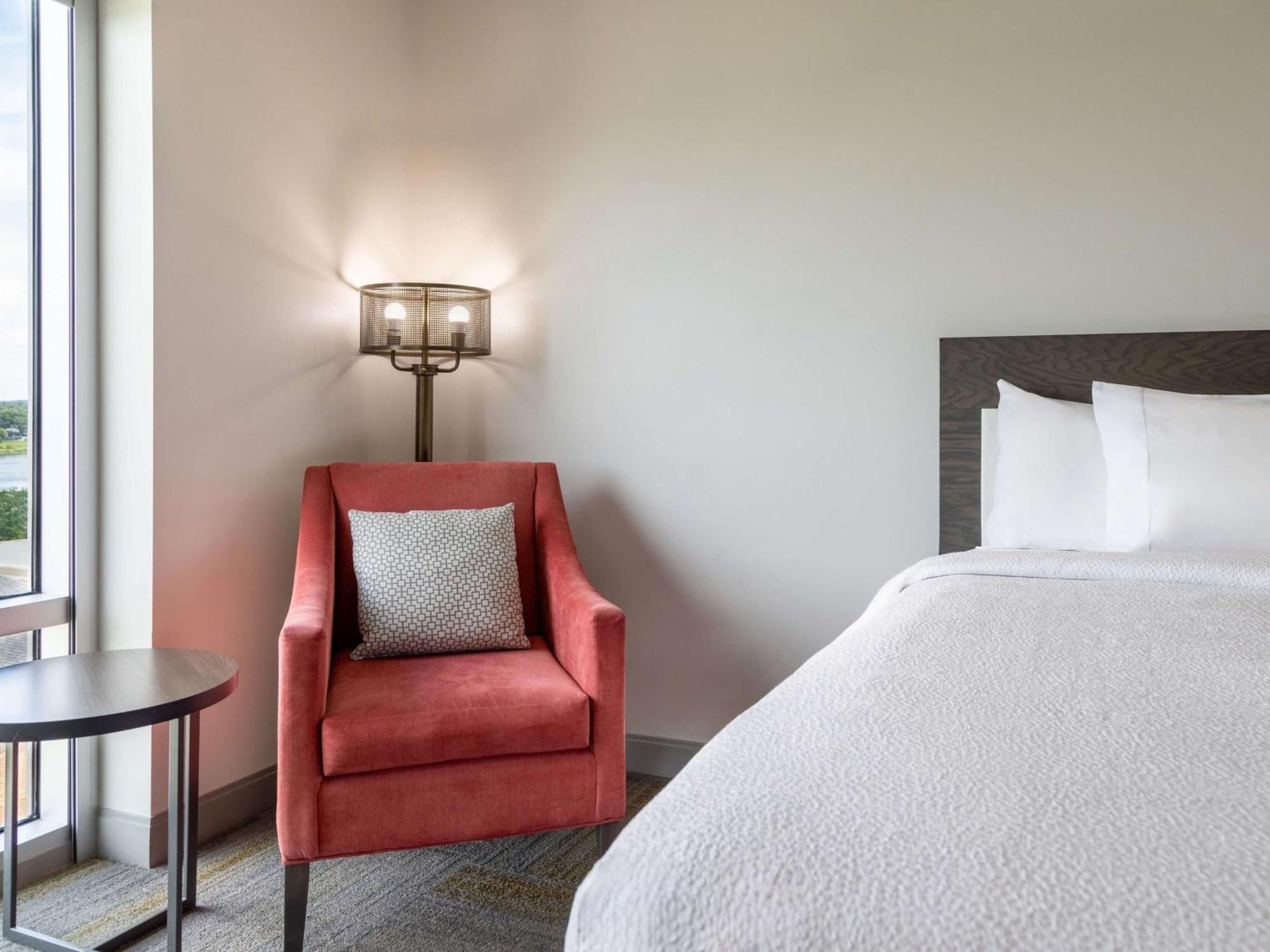 Hilton Garden Inn Фредериктън Екстериор снимка