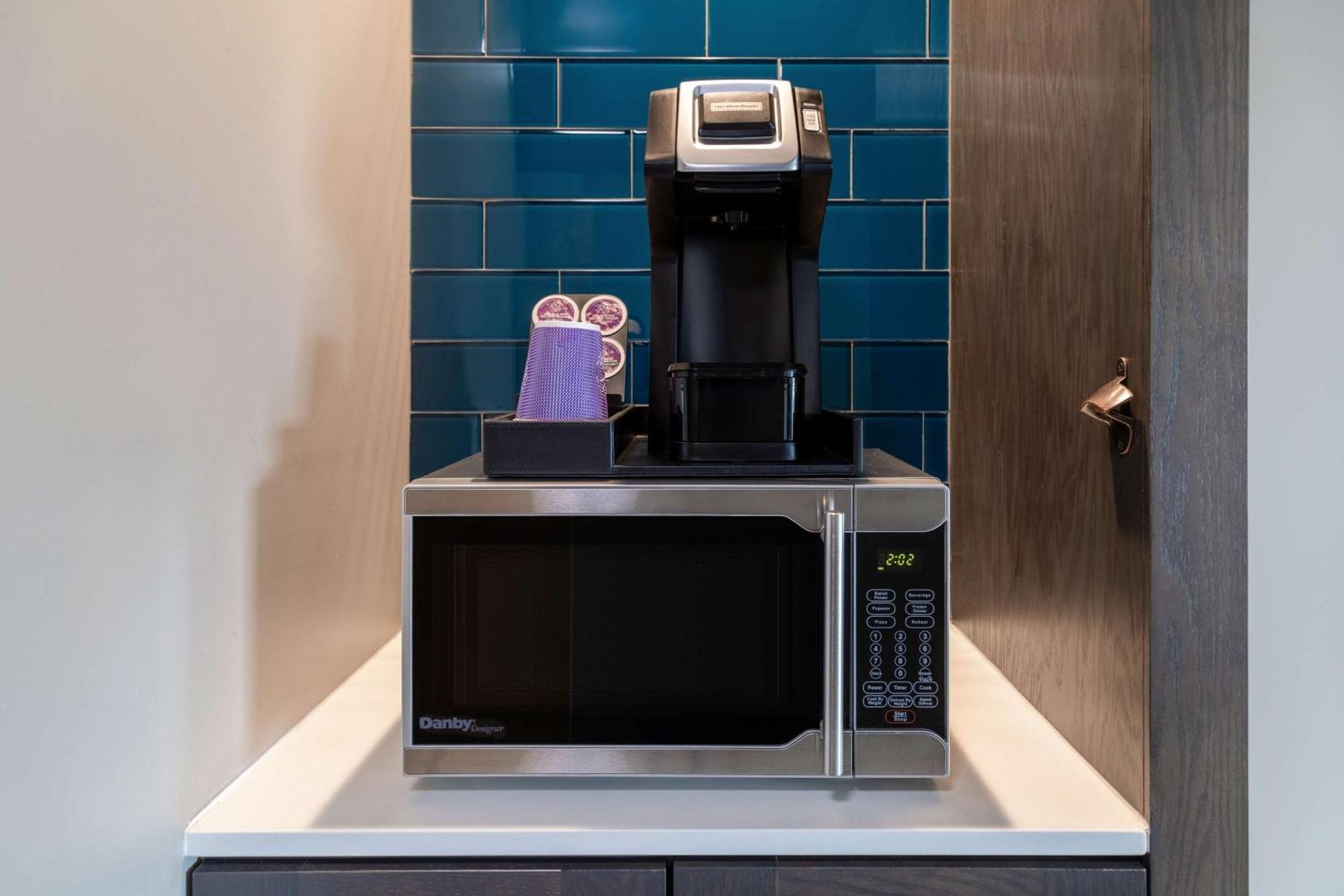 Hilton Garden Inn Фредериктън Екстериор снимка