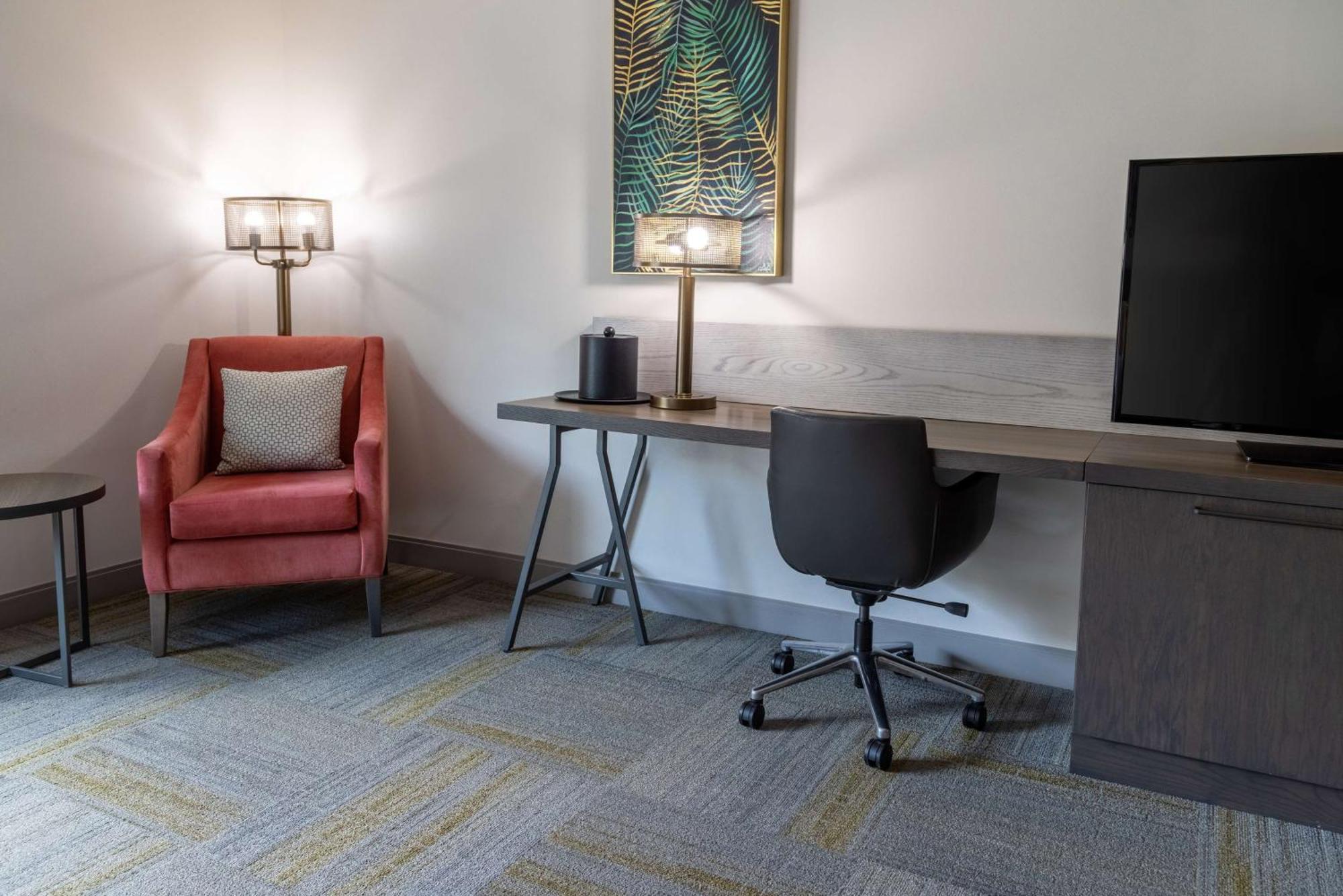 Hilton Garden Inn Фредериктън Екстериор снимка