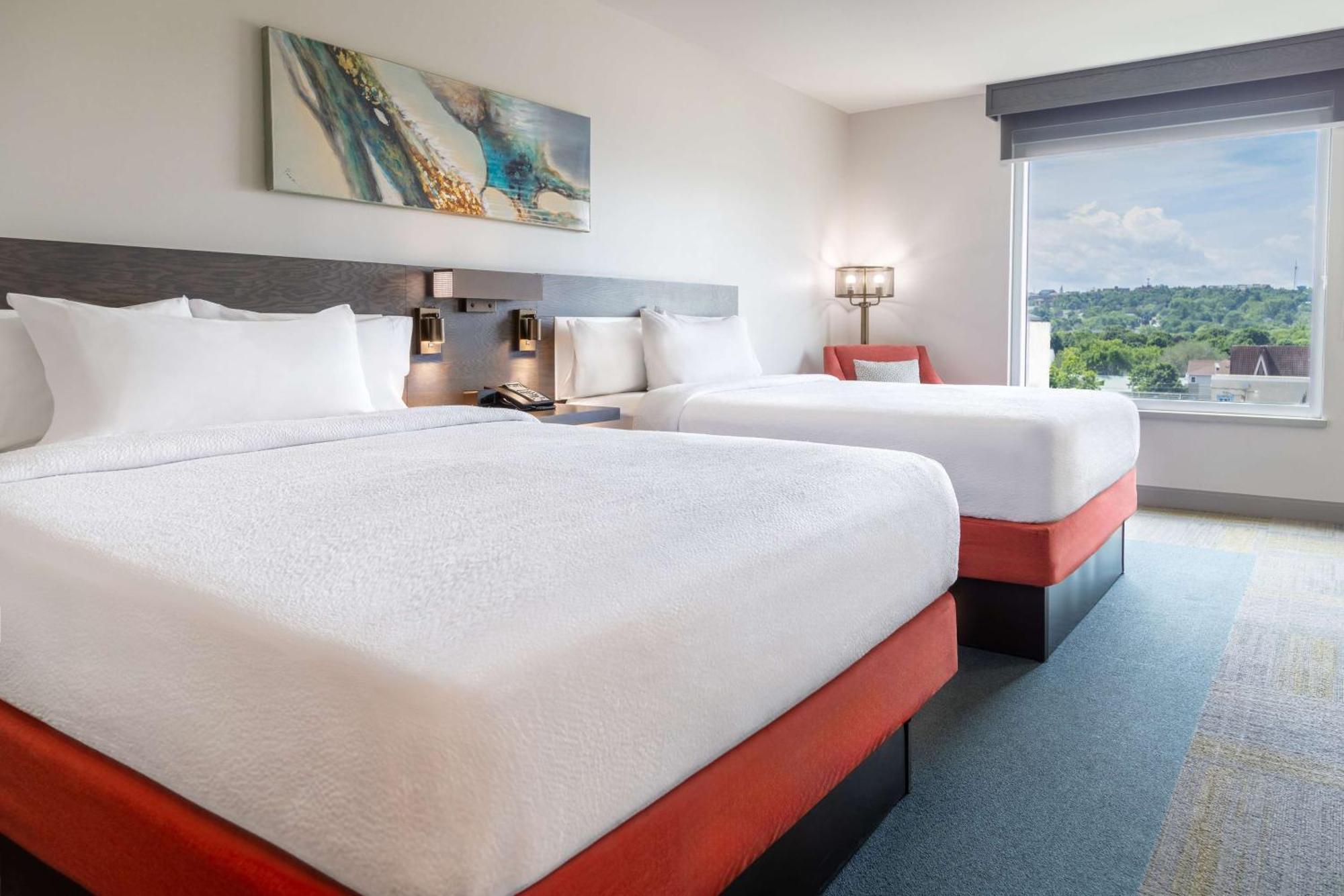 Hilton Garden Inn Фредериктън Екстериор снимка