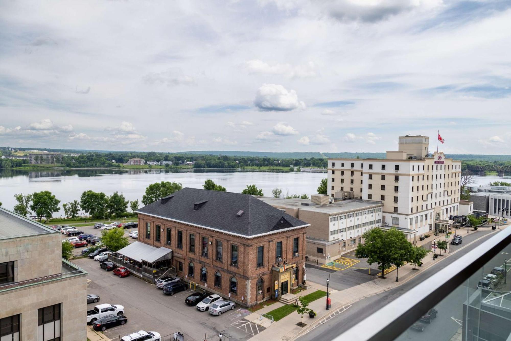 Hilton Garden Inn Фредериктън Екстериор снимка